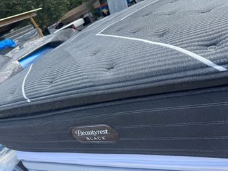 Simmons Beautyrest black king size mattress