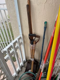 Shovel x 4 plus pickaxe