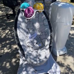 4moms MamaRoo Multi-Motion Baby Swing, Bluetooth Enabled with 5 Unique Mot