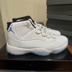 AJ 11 Retro legend blue men size 10 , 11