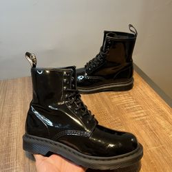 Dr. Martens Women's Size 9 Lamper Patent Leather Boots 26728 Rave Punk