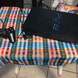 PLAYSTATION 2 SYSTEM WITH 2 GAMES