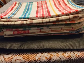 Set of 16 dish towels. Some like new