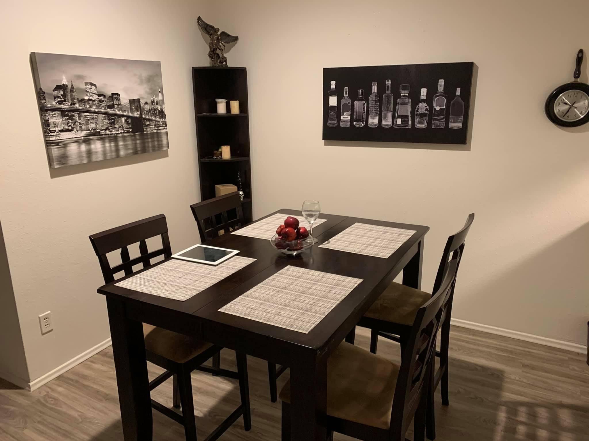 Kitchen Table With 4 Chairs $200