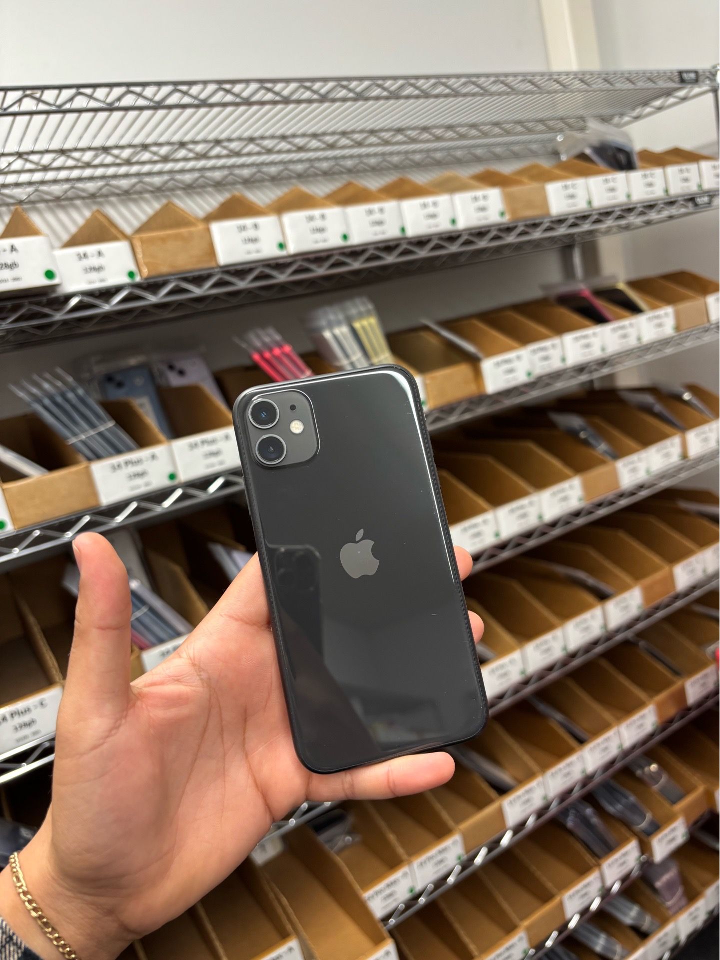 📱 iPhone 11 64GB