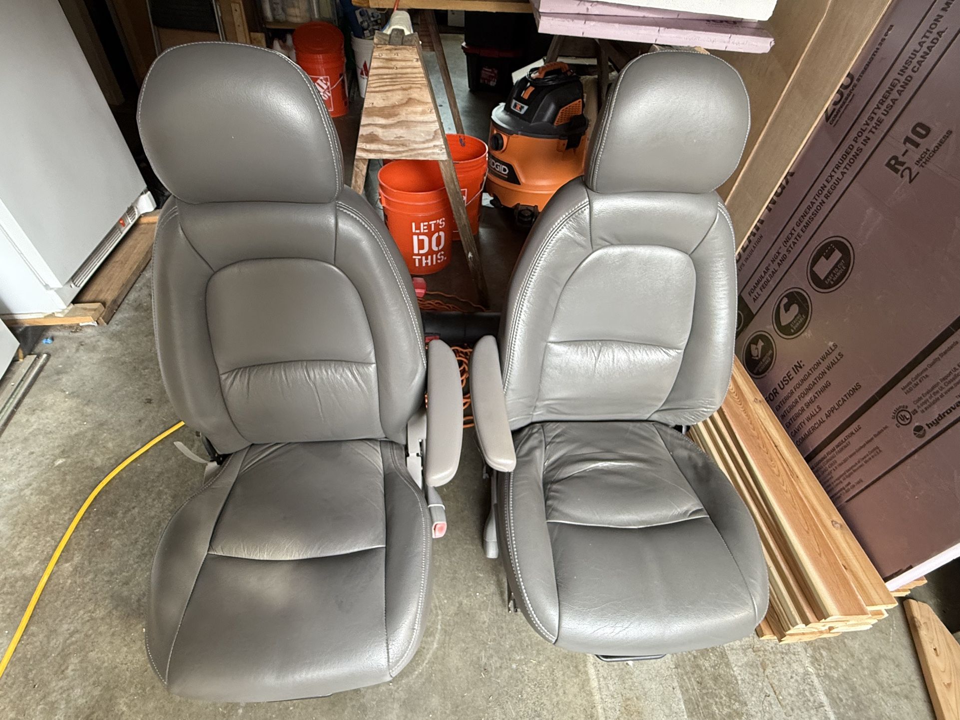 Free Saturn Vue Parts, Leather Seats, Front brakes $1
