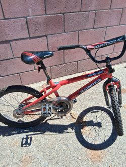 !! Boys Bicycle  Pacific Moto Size 20 in Wheels in good condition Firm Price