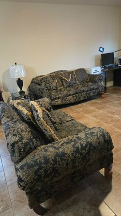 Living Room Sofa & Loveseat Set