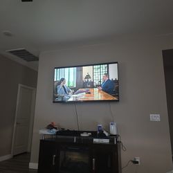 65 INCH SAMSUNG SMART TV