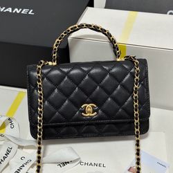 Black gold leather chain hand-held