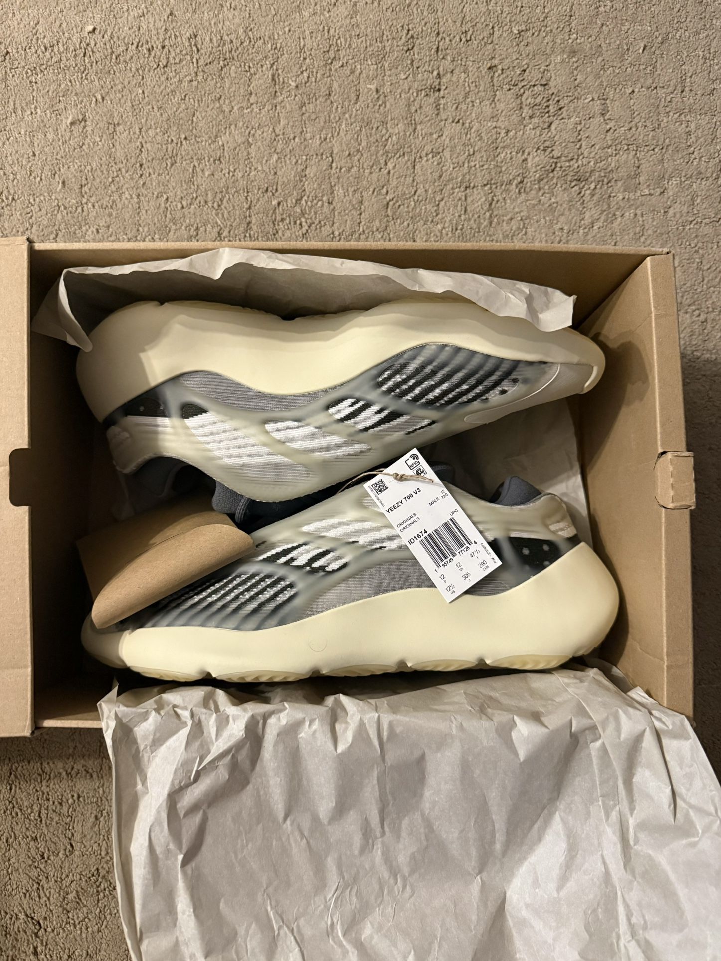 Yeezy 700v3 Fade Salt