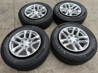 18” Chevy Silverado Tahoe OEM Factory wheels Michelin Tires
