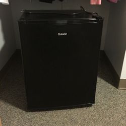 Galanz Mini Fridge