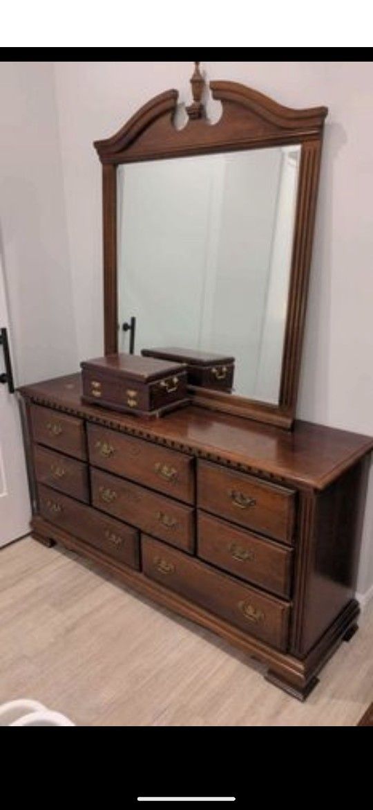 Wooden Dresser With Matching Mirror And Jewelry Box