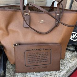 Coach Tote With Pouch 