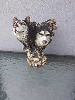 wolf head figurine 
