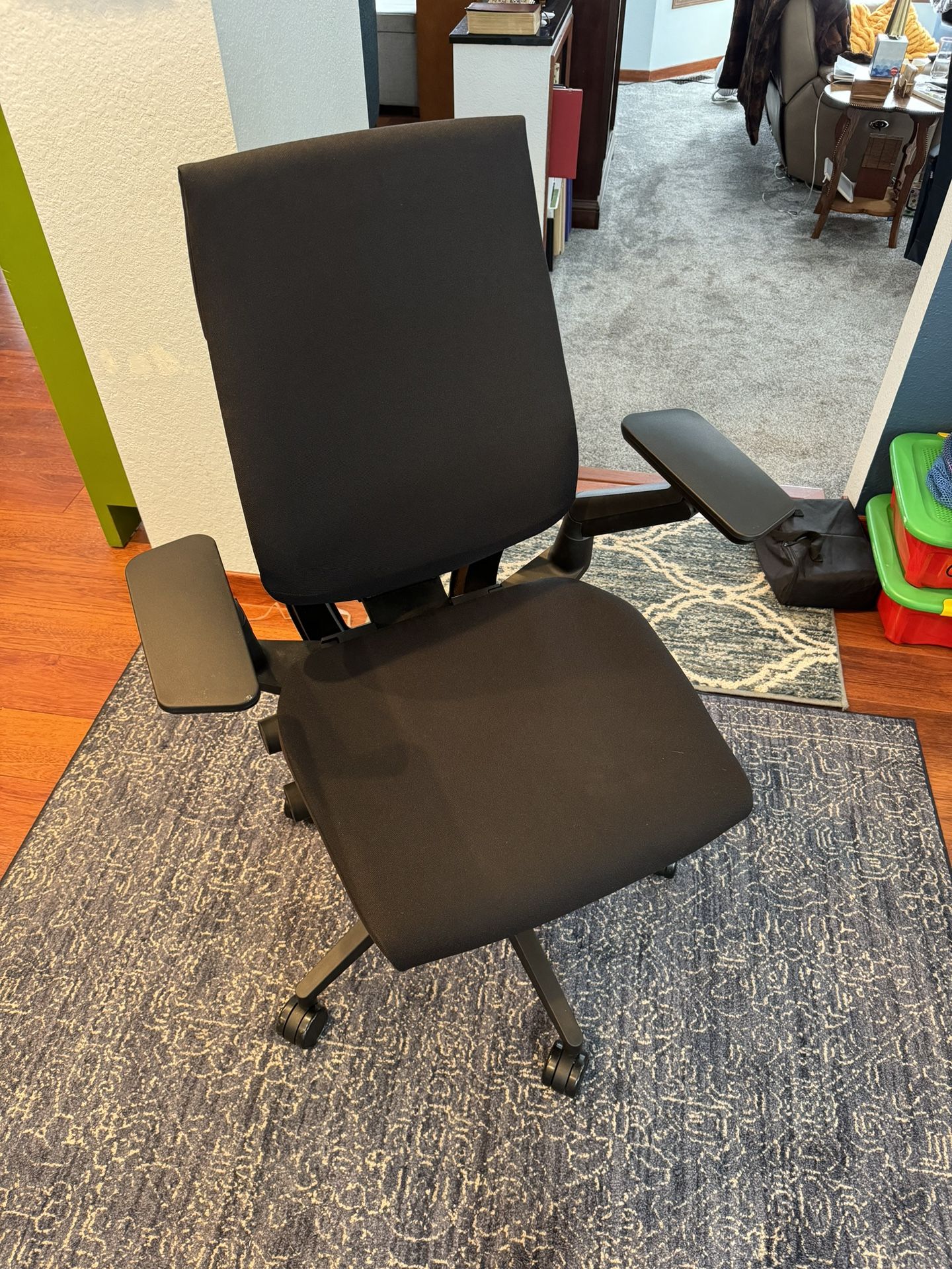 Steelcase Gesture Office Chair (Black)