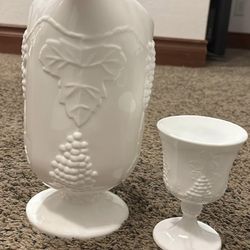 Rare vintage Indiana Glass colony harvest milk glass pitcher(64oz) and goblet