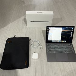 MacBook Air *Like New*