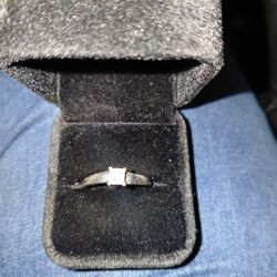 Cluster Diamond Ring – 14K Gold