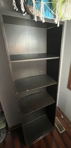 📚 Tall Bookshelf – Good Condition (6’5” tall, 2 ft wide)