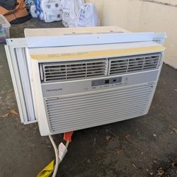 Window AC Unit 