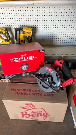 Milwaukee M18 FUEL Circular Saw