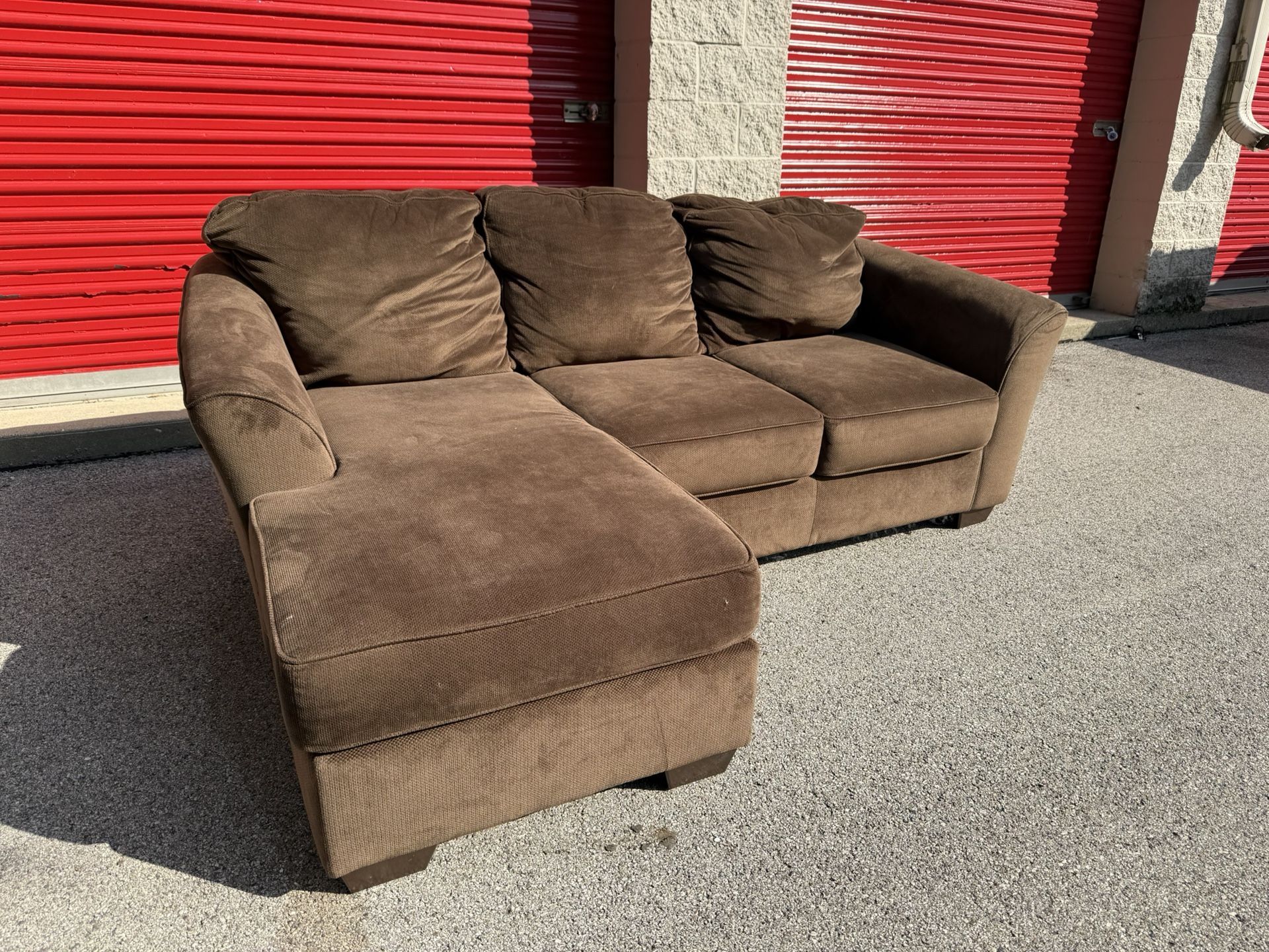 Brown Reversible Sectional Couch! ***Free CurbSide Delivery***
