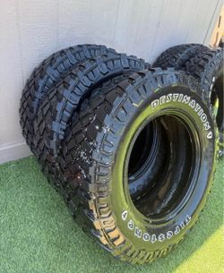 Lt 255/75r17 Firestone destination set of of 5 tires .