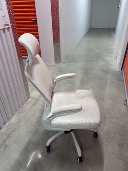 White ergonomic desk chair