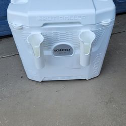Cooler with Wheels - NEW