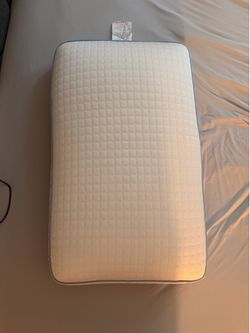 Memory cooling foam pillow