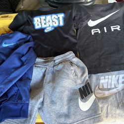 NIKE CLOTHES $3 Each SEE PICTURE
