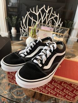 Black low top vans