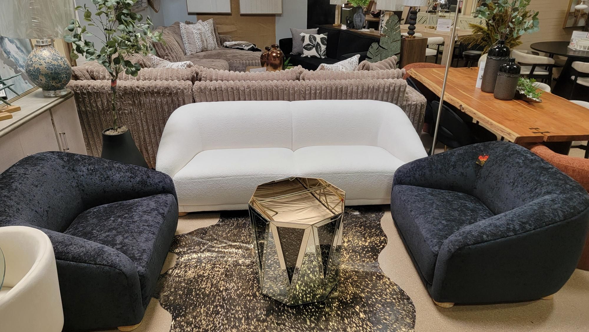 Stylish contemporary Sofa in Boucle Fabric