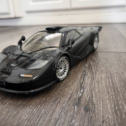 Diecast 1/18 Scale UT Models  McLaren F1 GTR  missing rear wing 