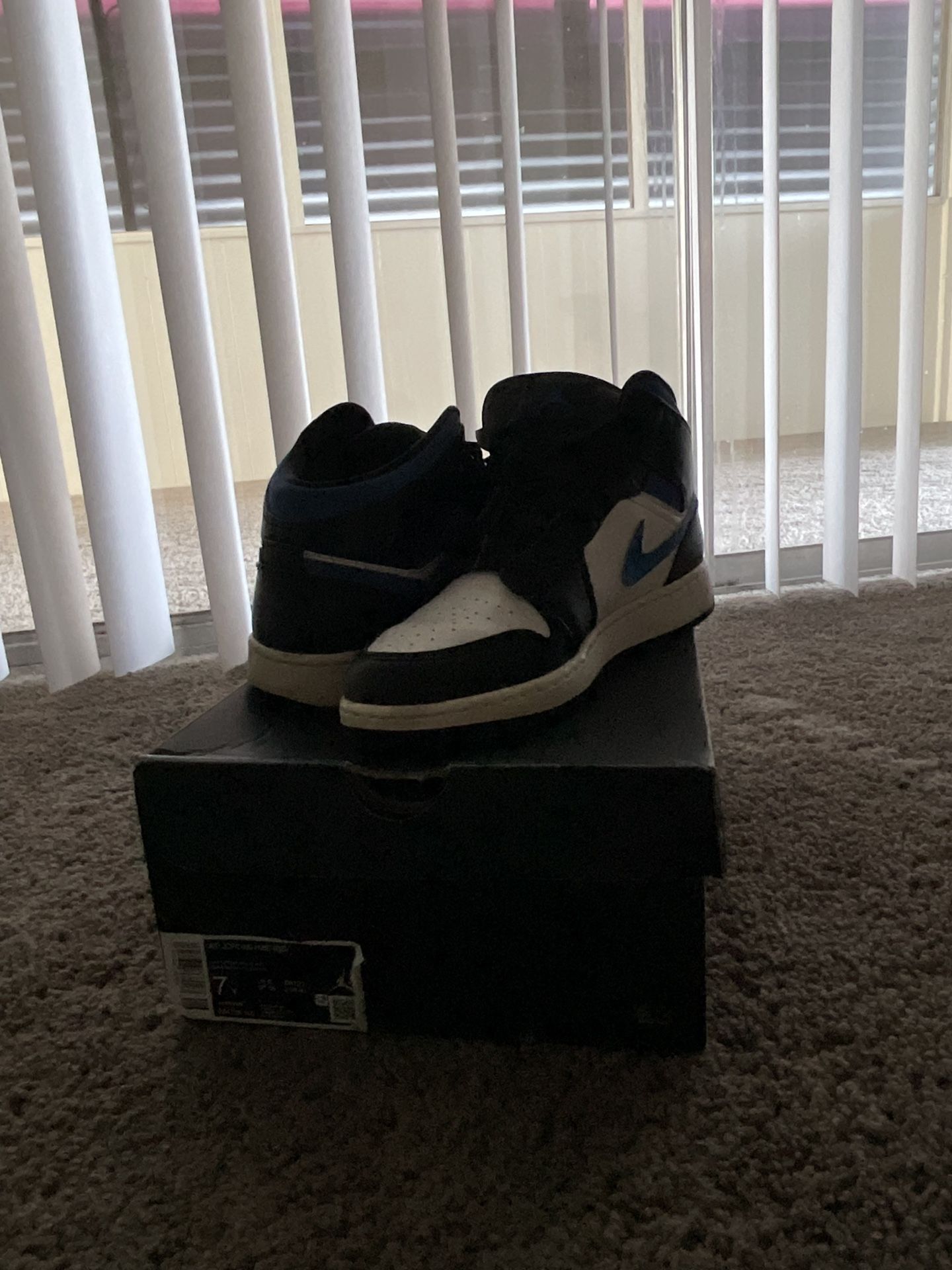 Nike Air Jordan 1 Mid