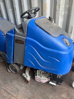 Chariot iScrub 24 Ride-On Floor Scrubber