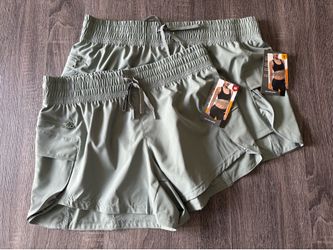 Avia shorts medium or large
