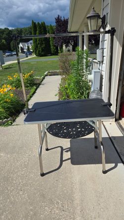 New pet dog grooming table