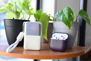 INIU 10000 mAh 45w USB Type C Portable Charger / Fast Charger / Power Bank