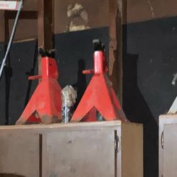 2 Heavy Duty Jack Stands