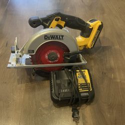 Dewalt Circular Saw + Battery And Charger 