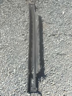 2024-2025 BMW i5 G60 RH ROCKER MOLDING