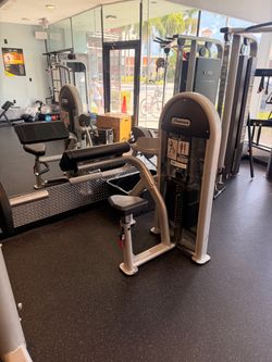 Nautilus Preacher Curl Machine