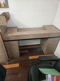 Manicure Table