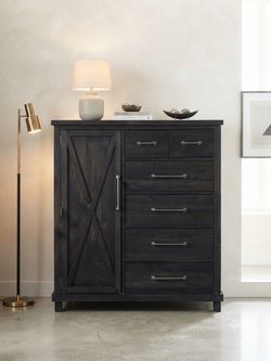 Modern Farmhouse Gentlemen’s Chest