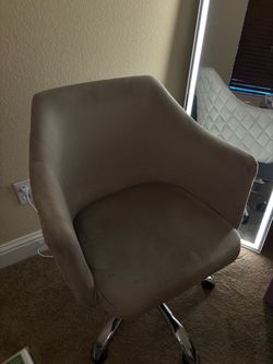 Swivel cute chair