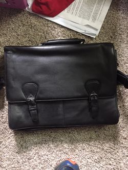 Kenneth Cole near new leather briefcase