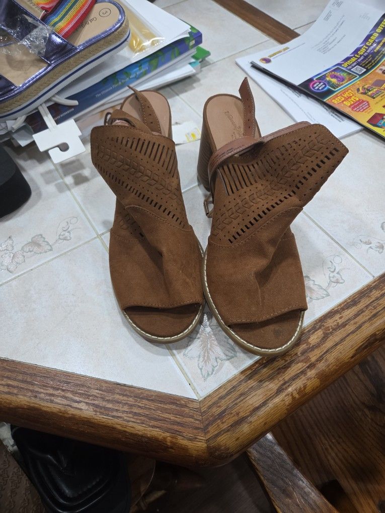 Womens Shoes